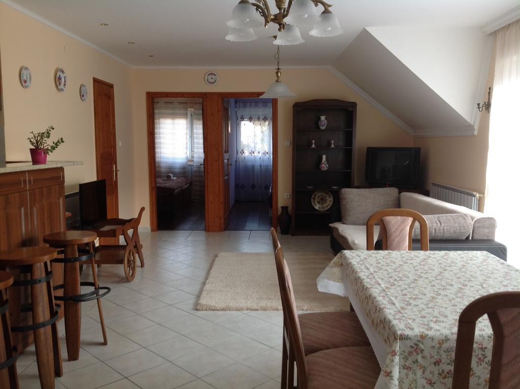 Hotel Attila Apartmanház Hévíz Pokoj fotografie