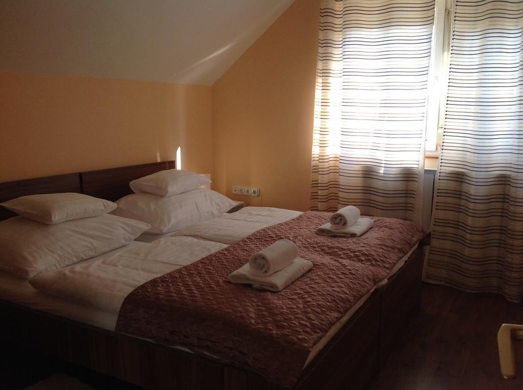 Hotel Attila Apartmanház Hévíz Pokoj fotografie